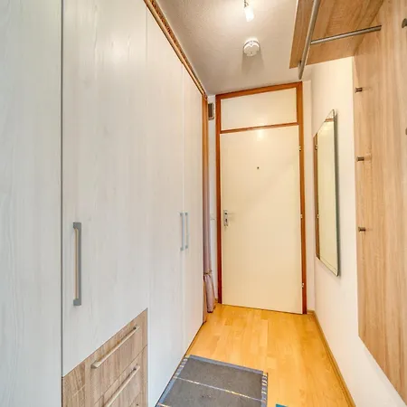- Haus K, App 0k0712 *